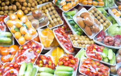 Les emballages plastiques sur les fruits & légumes, c’est (presque) fini !